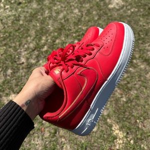 2019 Wmns Air Force 1 Low 'Red Gold Swoosh'